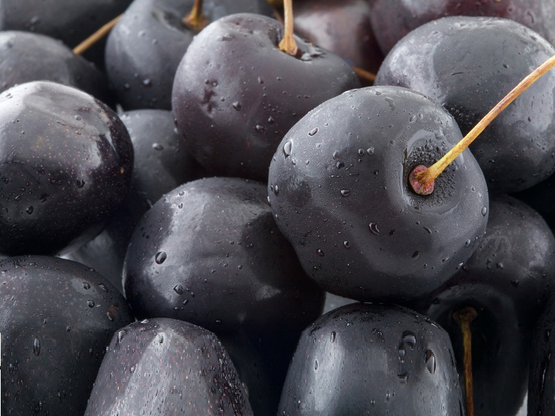 14 Ways Black Cherry Juice Benefits for Health